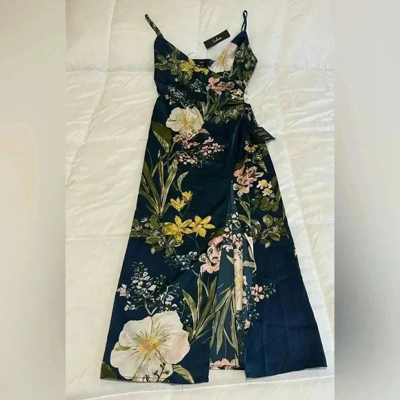 Lulus Dresses & Skirts - NWTs  Lulus size large dress